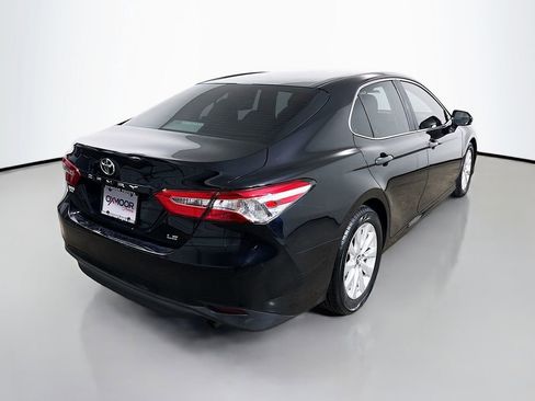 Used 2018 Toyota Camry LE FWD image 7