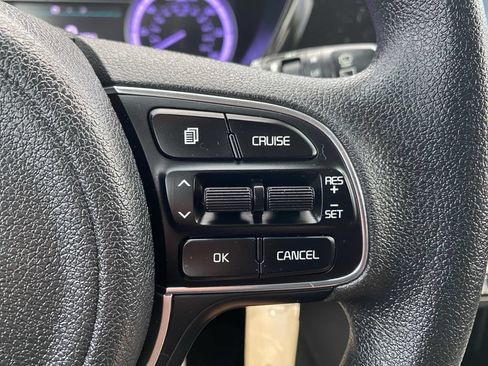 Used 2020 Kia Niro LX FWD image 24
