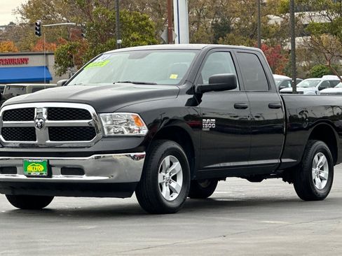 Used 2024 RAM 1500 Classic SLT image 9