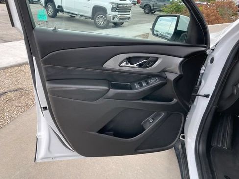 Used 2021 Chevrolet Traverse LT AWD/4WD image 13