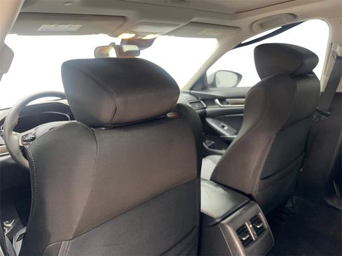 Used 2018 Honda Accord EX image 35