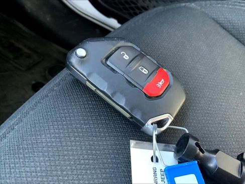 Used 2021 Jeep Wrangler Unlimited Willys image 14