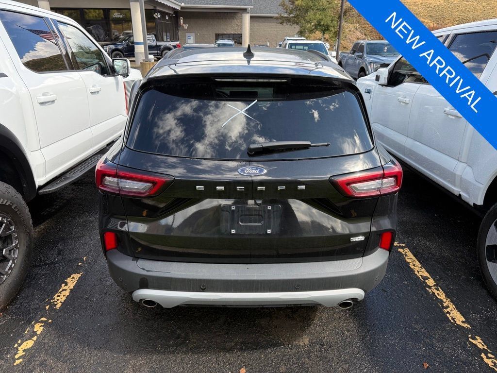 Used 2025 Ford Escape SE FWD image 5