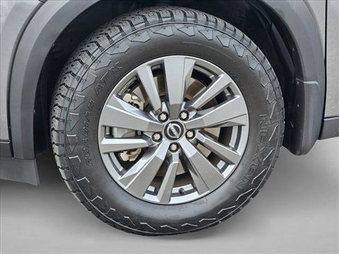 Used 2023 Nissan Pathfinder S image 21