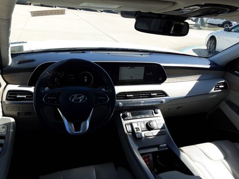 Used 2022 Hyundai Palisade Calligraphy image 18