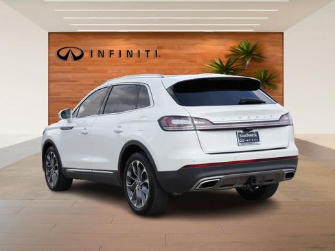 Used 2022 Lincoln Nautilus Reserve w/ Luxury Package image 5