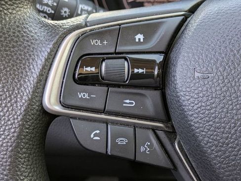 Used 2018 Honda Accord EX image 27