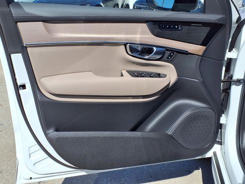 New 2026 Volvo XC90 B6 Ultra w/ Protection Package Premier image 14