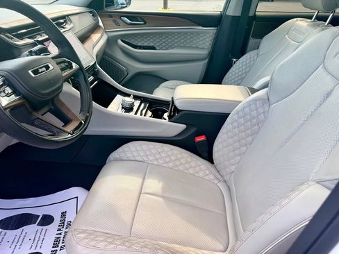 Used 2022 Jeep Grand Cherokee Summit w/ Adv Protech Group IV AWD/4WD image 10