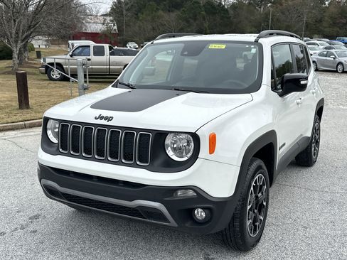 Used 2023 Jeep Renegade Latitude image 1