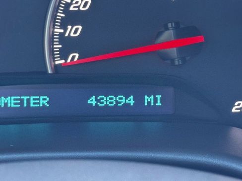 Used 2006 Chevrolet Corvette Coupe w/ Performance Package image 10