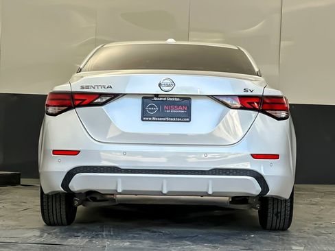 Used 2022 Nissan Sentra SV w/ Trunk Package FWD image 4