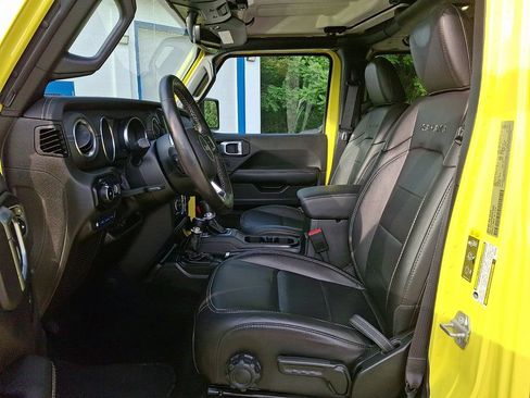 Used 2023 Jeep Wrangler Unlimited Sahara w/ Cold Weather Group AWD/4WD image 14