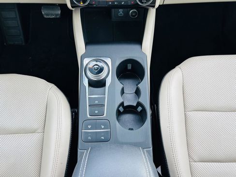 Used 2021 Ford Escape Titanium image 24