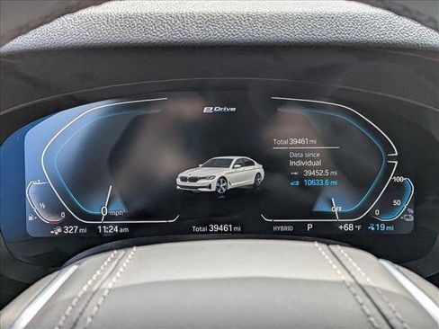 Used 2023 BMW 530e w/ Premium Package RWD image 11