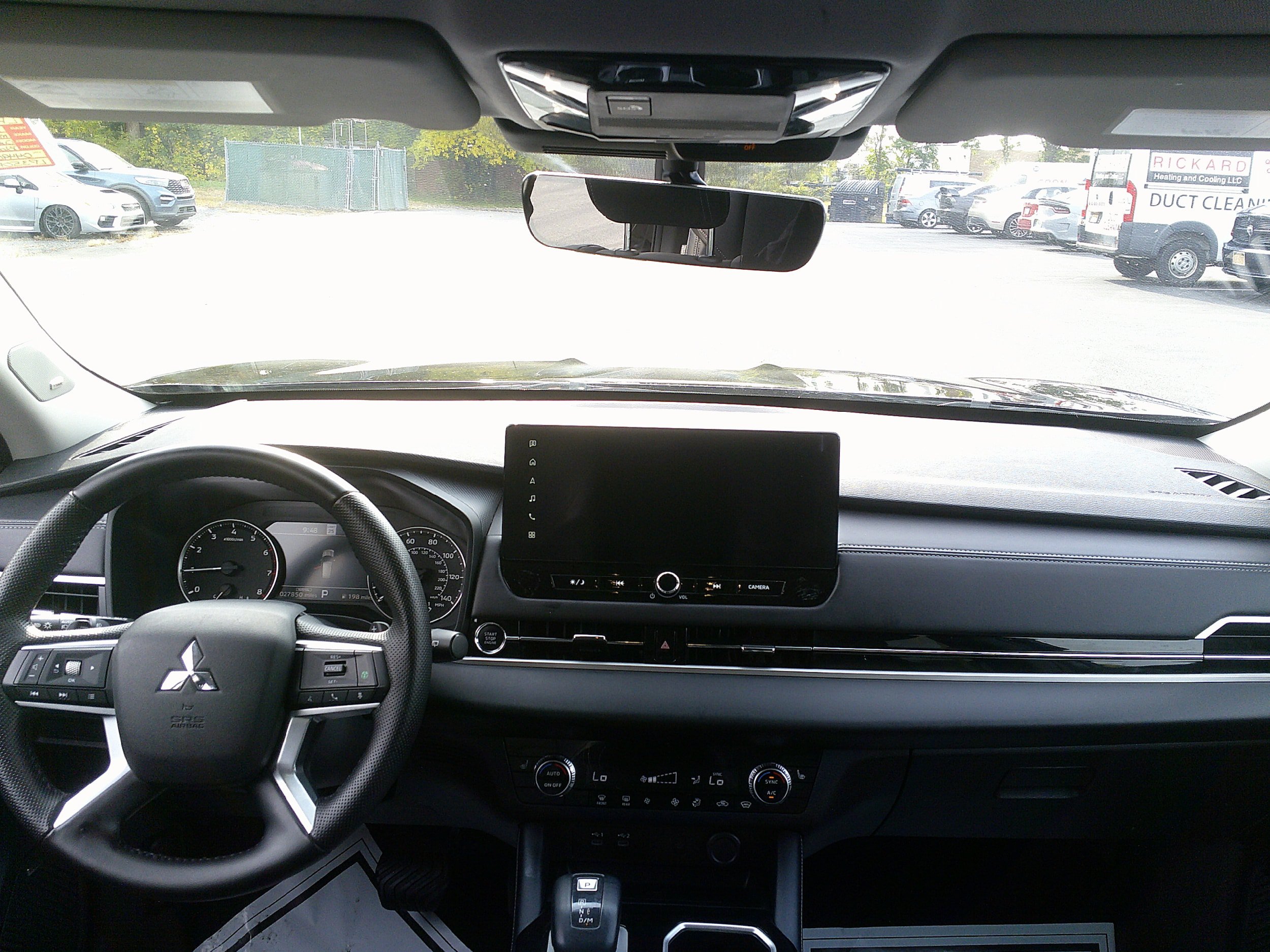 Used 2025 Mitsubishi Outlander SE AWD/4WD image 24