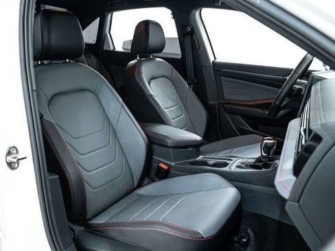 Used 2025 Volkswagen Jetta GLI Autobahn image 26