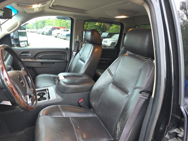 Used 2013 GMC Sierra 2500 Denali w/ Suspension Package, Off-Road AWD/4WD image 12