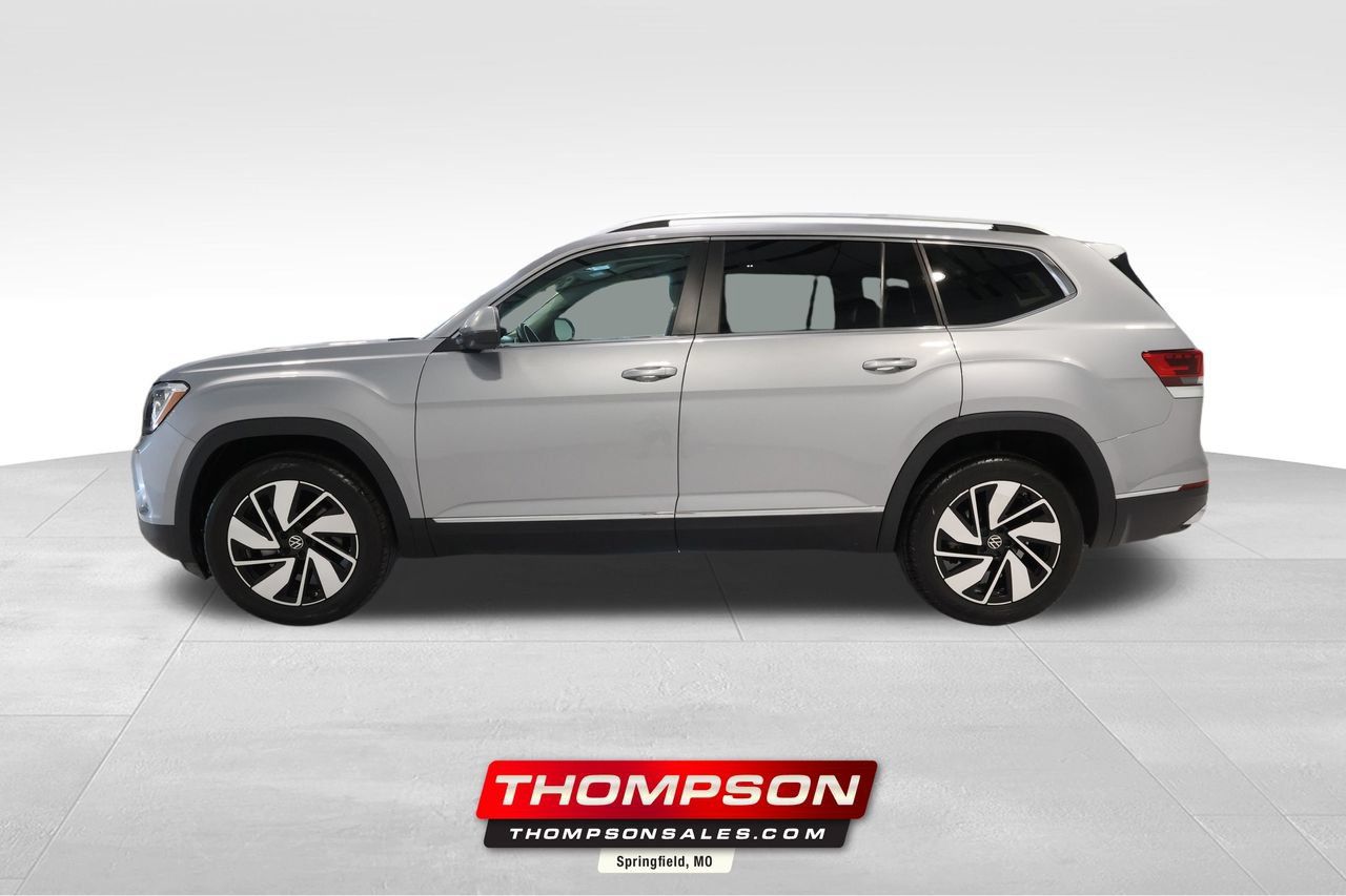 Used 2024 Volkswagen Atlas SEL AWD/4WD image 1