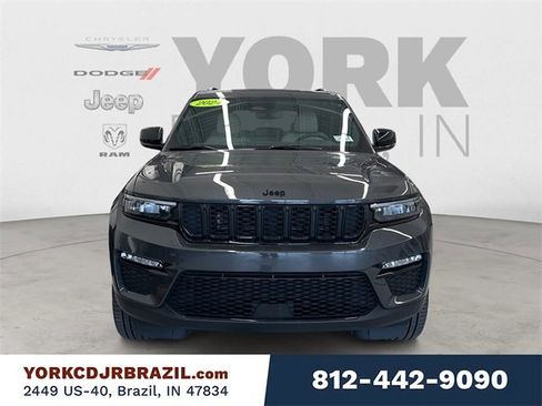 Used 2024 Jeep Grand Cherokee Limited w/ Black Appearance Package image 8