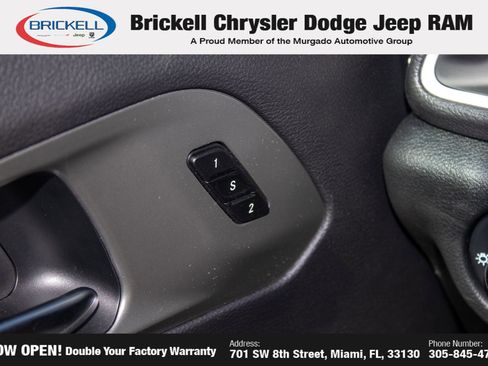 New 2025 Chrysler Pacifica Select image 37