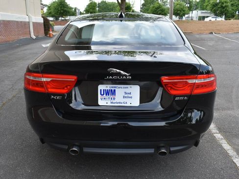 Used 2019 Jaguar XE Prestige RWD image 8