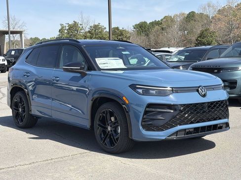 New 2026 Volkswagen Tiguan SE R-Line image 7