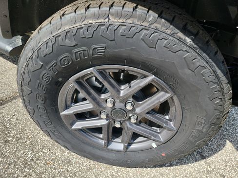 New 2025 Jeep Gladiator Sport image 22