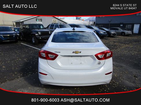 Used 2017 Chevrolet Cruze LS image 6