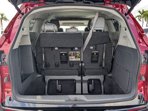 Used 2024 Toyota Sienna Limited image 10