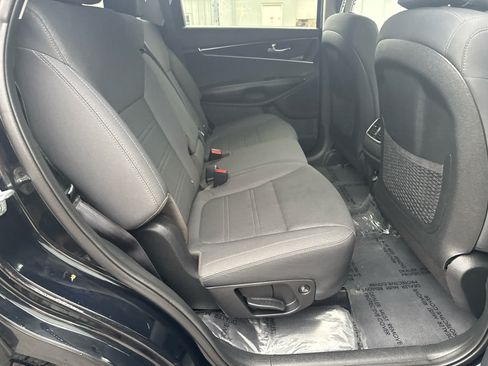 Used 2020 Kia Sorento LX FWD image 14