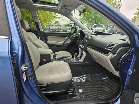 Used 2017 Subaru Forester 2.5i Limited AWD/4WD image 11