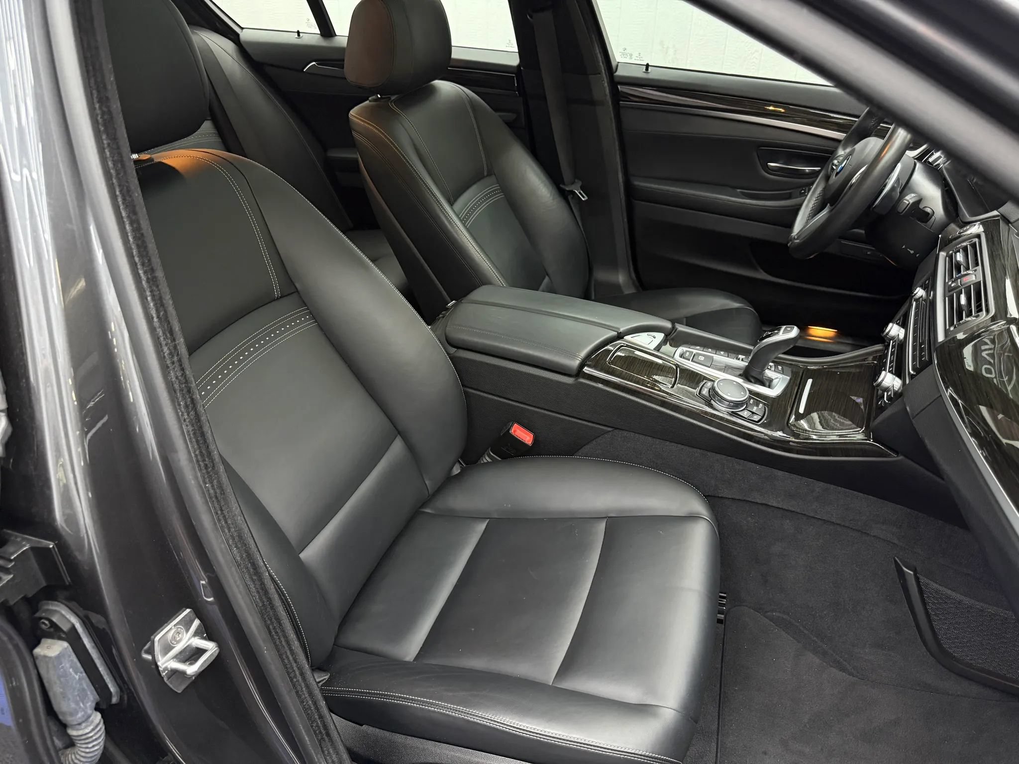 Used 2016 BMW 535i xDrive Sedan AWD/4WD image 7