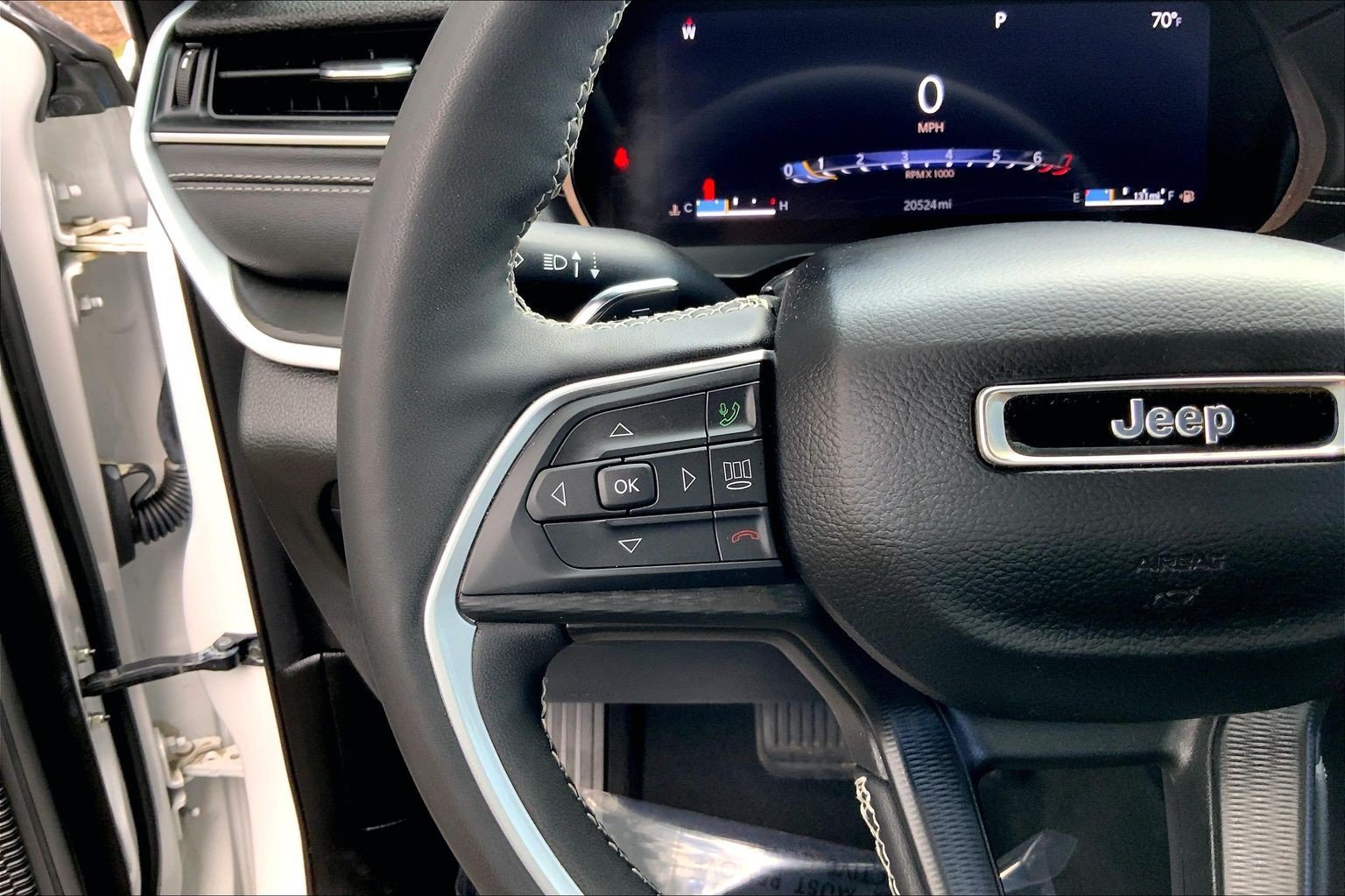 Certified 2024 Jeep Grand Cherokee Altitude AWD/4WD image 22