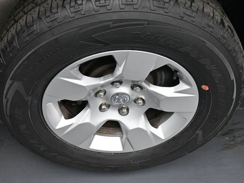 Used 2023 RAM 1500 Big Horn AWD/4WD image 30