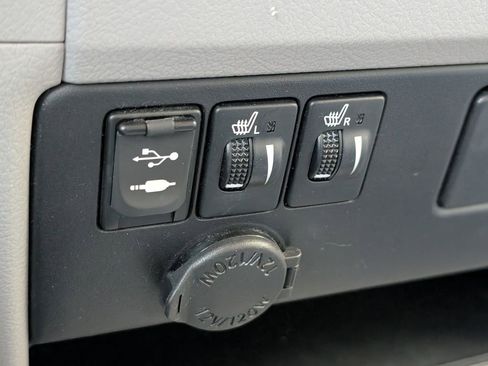 Used 2017 Toyota Sienna XLE image 26