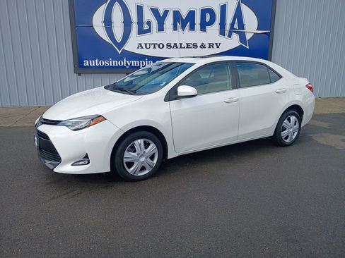 Used 2017 Toyota Corolla LE w/ LE Eco Premium Package FWD image 1