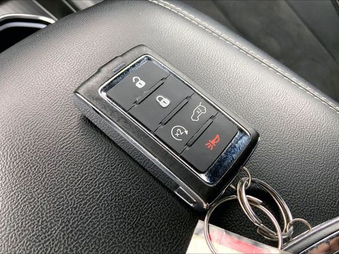 Used 2024 Jeep Grand Cherokee Altitude image 12