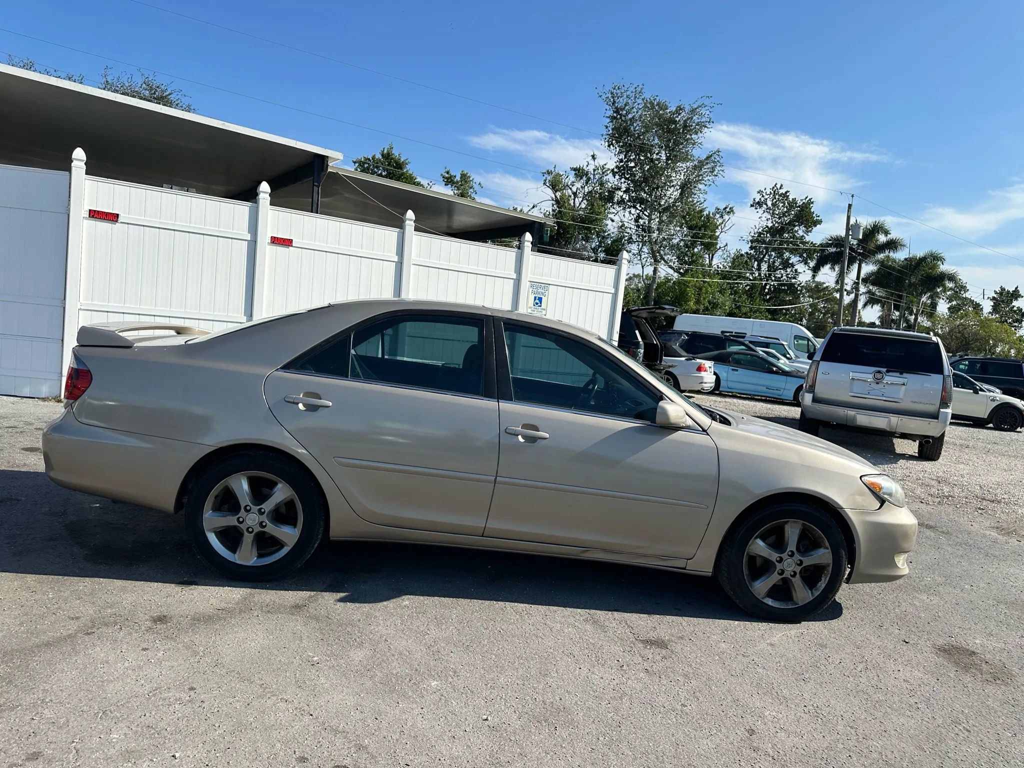 Used 2006 Toyota Camry SE FWD image 2