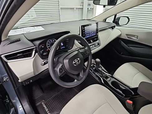 Used 2020 Toyota Corolla LE image 12