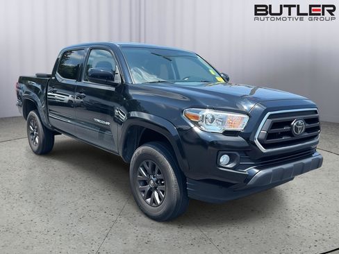 Used 2022 Toyota Tacoma SR5 RWD image 5
