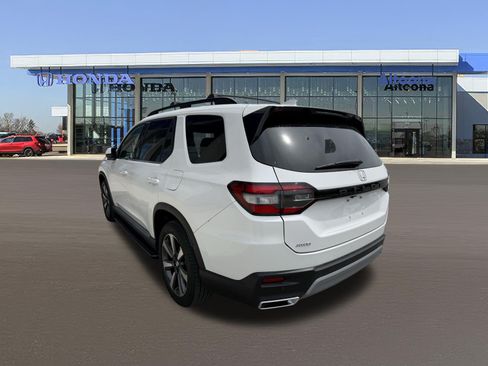 Certified 2024 Honda Pilot Elite image 6