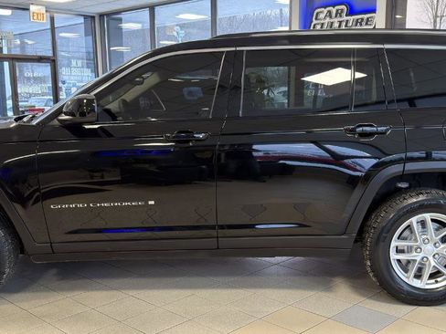 Used 2023 Jeep Grand Cherokee L Laredo w/ Trailer Tow Group (B) AWD/4WD image 13