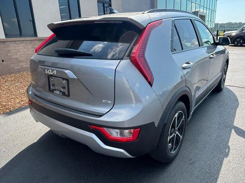 Used 2023 Kia Niro EX FWD image 3