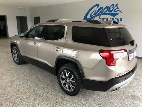 Used 2023 GMC Acadia SLT w/ Preferred Package image 2