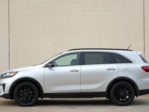 Used 2020 Kia Sorento S FWD image 8