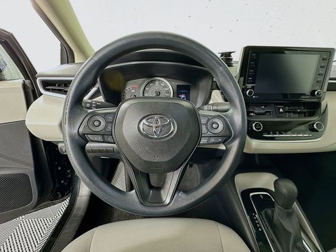 Used 2022 Toyota Corolla LE image 11