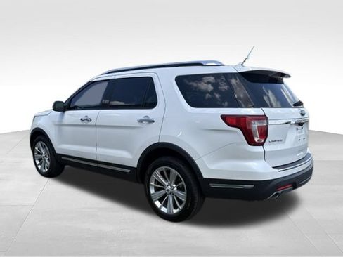 Used 2018 Ford Explorer Limited w/ Equipment Group 301A AWD/4WD image 2