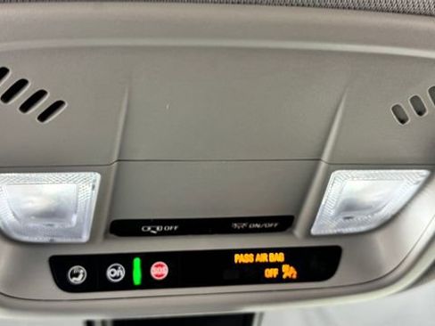 Used 2022 Chevrolet Malibu LT FWD image 27