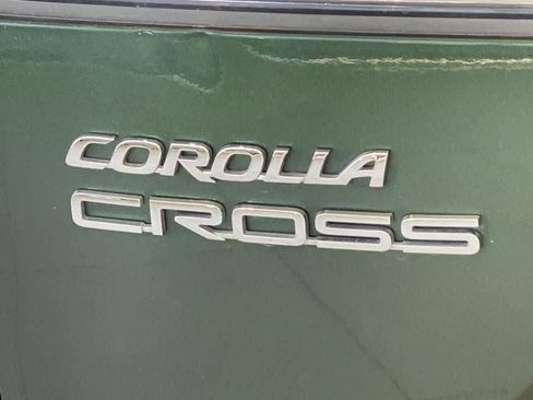 Used 2022 Toyota Corolla Cross LE w/ Moonroof Package AWD/4WD image 11
